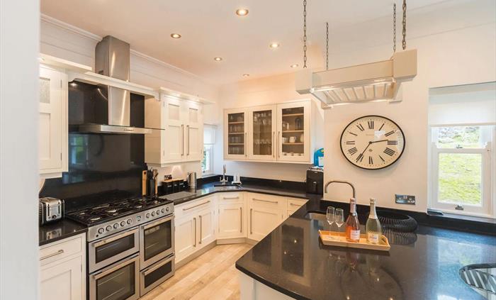 Telford House – Beautifully Fitted Kitchen